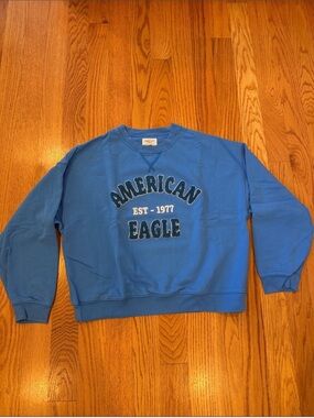 NWOT American Eagle Outfitters Blue Crewneck Sweatshirt with Logo- Size Large